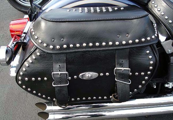 leather-saddle-bag